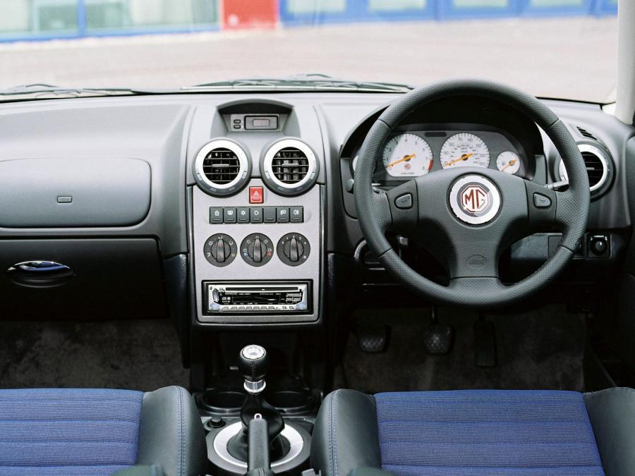  MG ZR 2004 года  (фото 2 из 5)